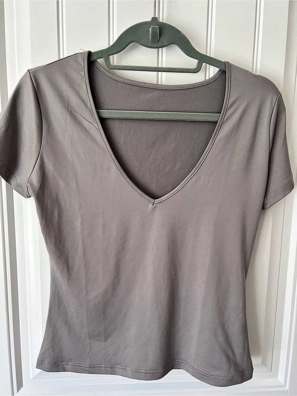 V-Neck Short Sleeve Gray Size Large